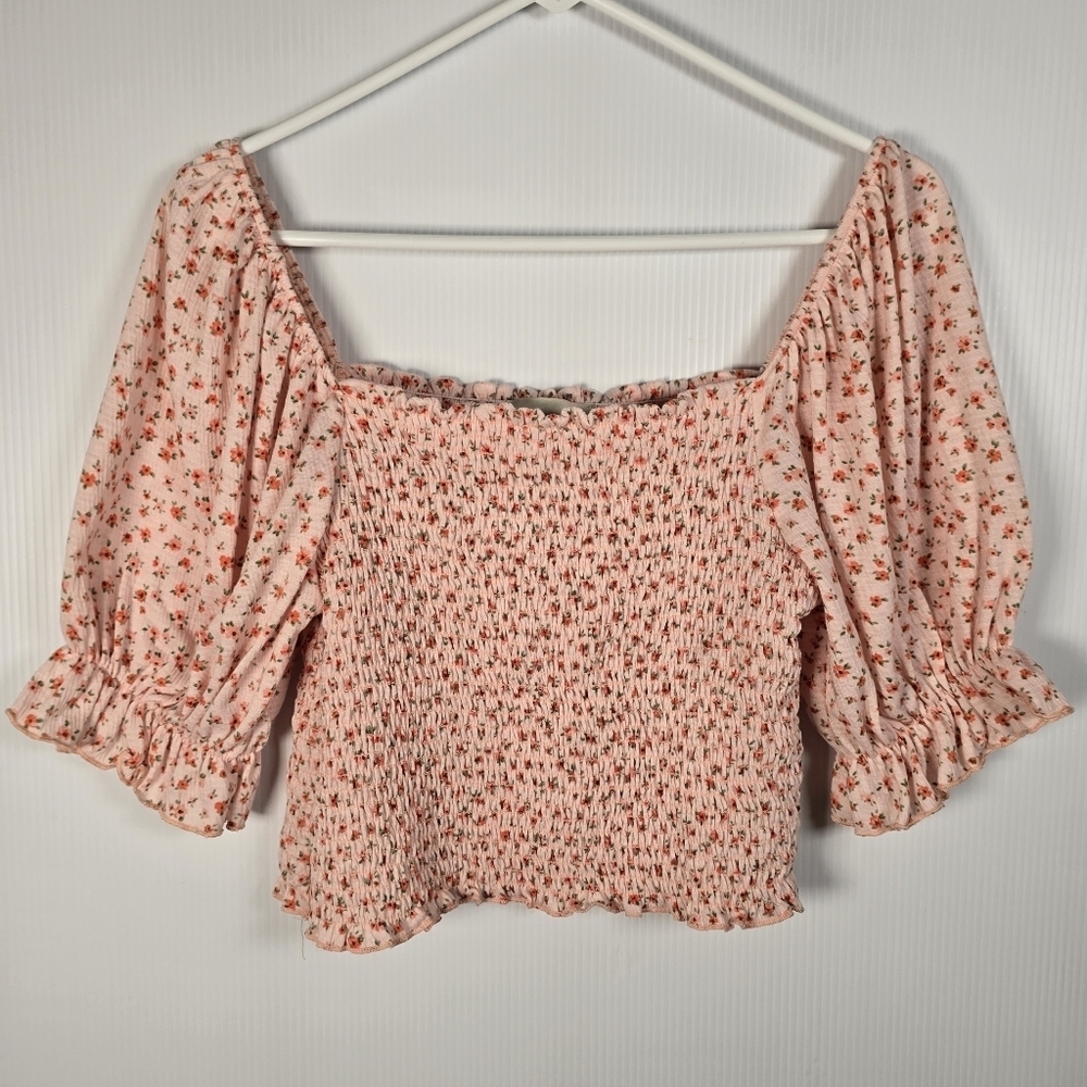 Laynee&Lee Floral Smocked Cropped Pink Ditzy Flower Puff Sleeve Pullover Top